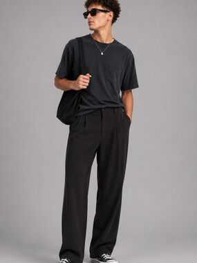 GAP Men’s Black Relaxed Pleated Dress Pants